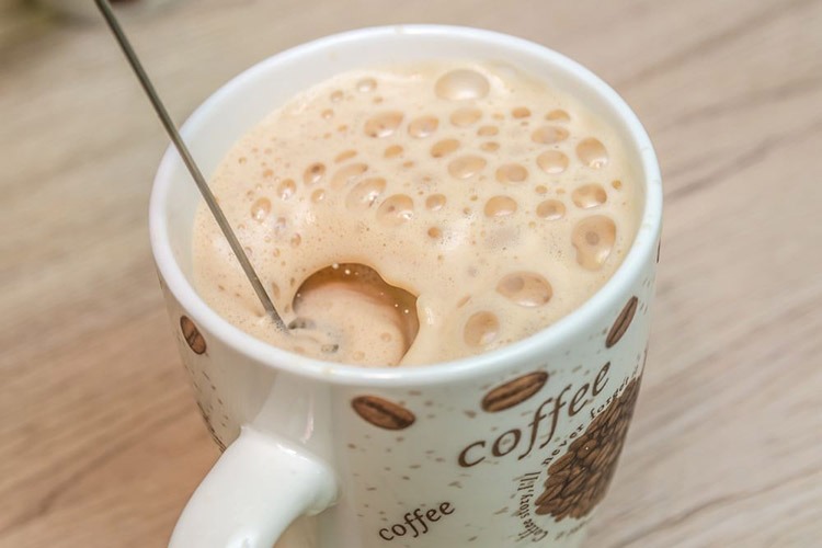 How-to-froth-almond-milk how to forth almond milk